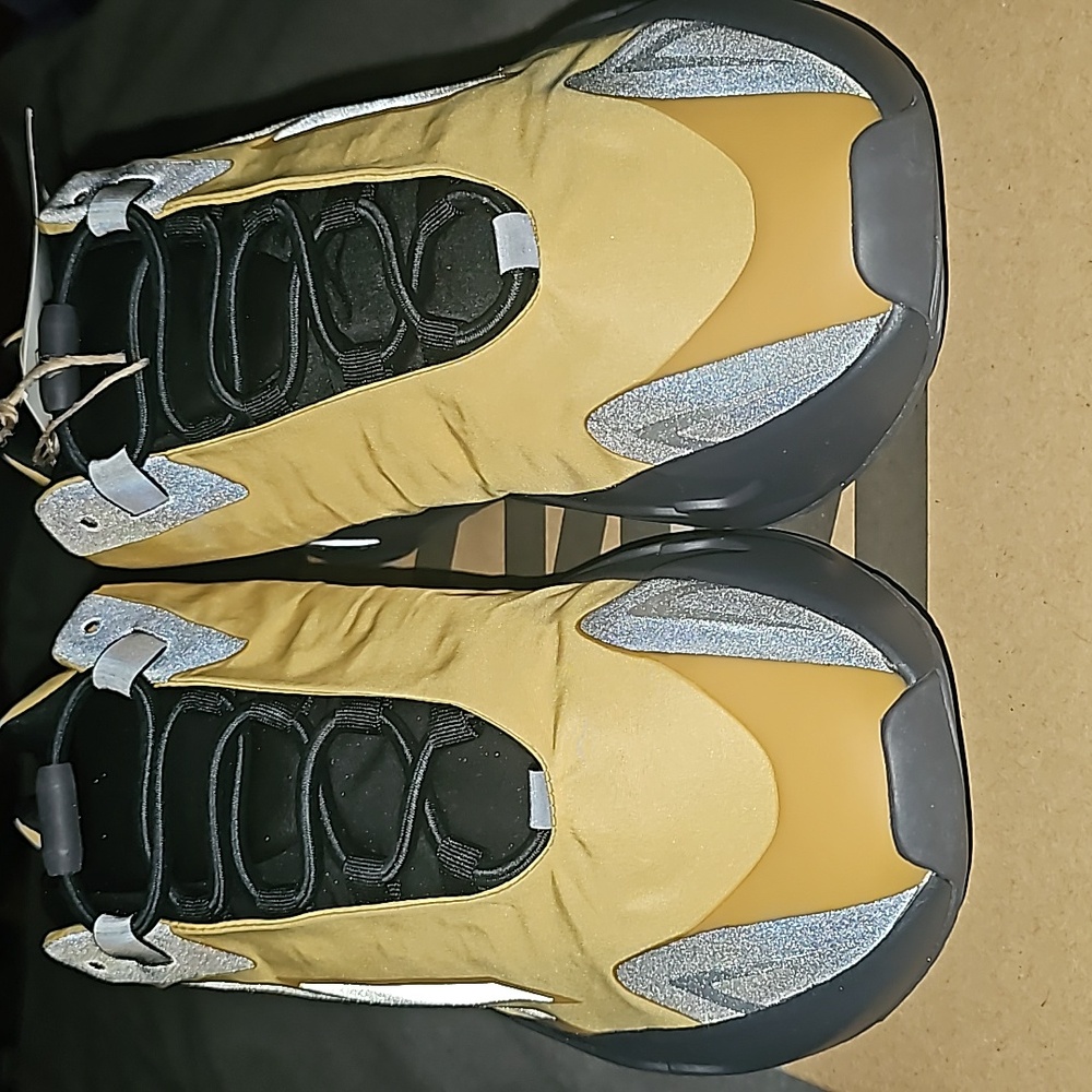 Yeezy size 10.5